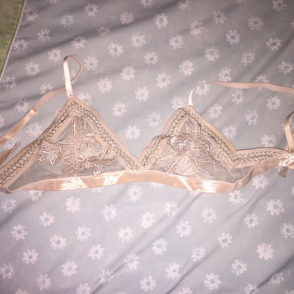 Beige, lace, bralete
